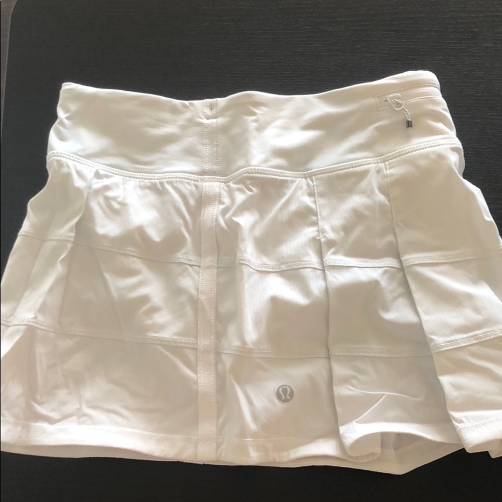 WHITE LULULEMON TENNIS SKIRT